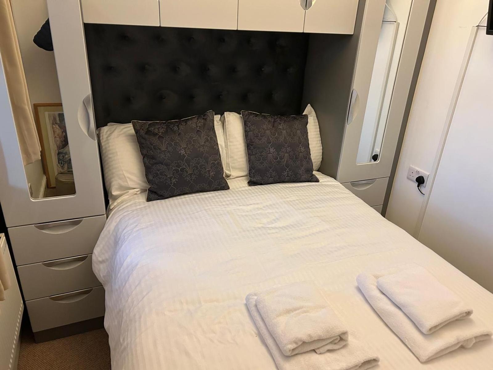Harbour Penthouse Whitby Apartment ภายนอก รูปภาพ